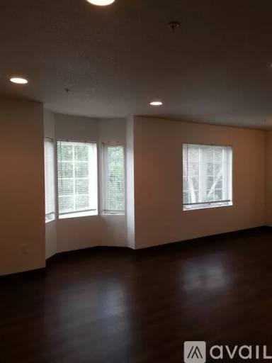 Main picture of 943 S Gilbert St