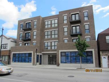 Main picture of 3231 S Halsted St