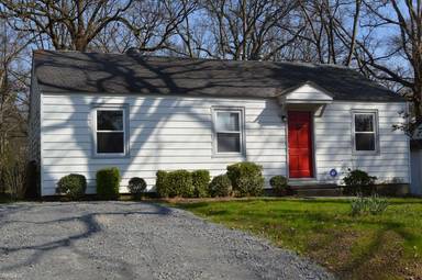 Main picture of 2213 S Fillmore St