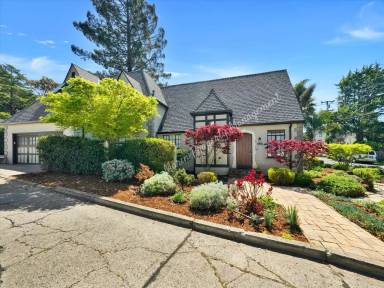 Main picture of 81 Elm Ave