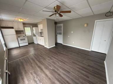 Main picture of 424 1/2 S Market St