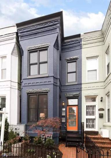 Main picture of 725 11th St NE