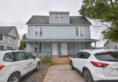 Main picture of 209 Main St