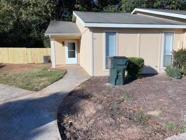Main picture of 121 Brookhaven Cir