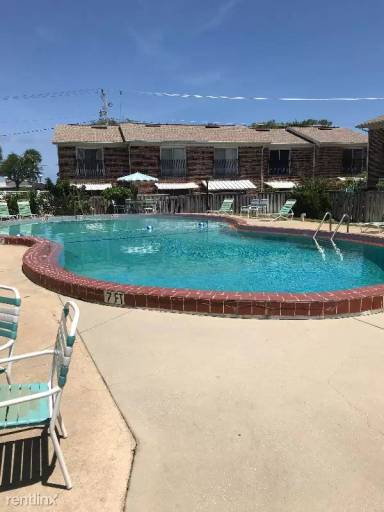 Main picture of 2200 S Palmetto Ave