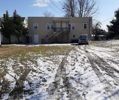 Main picture of 932 Swann St