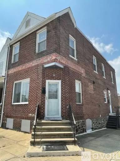 Main picture of 900 Ponca St
