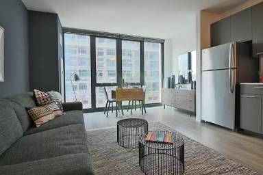 Main picture of 601 N Wells St