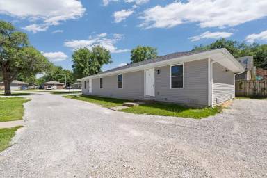Main picture of 1649 N Patterson Ave