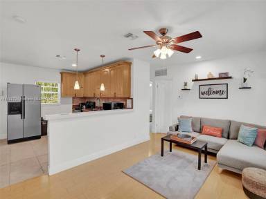 Main picture of 6030 NE 6th Ave