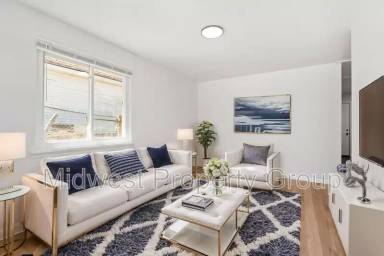 Main picture of 3321 W Milton Ave
