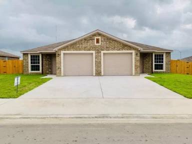 Main picture of 901-911 Lasso Dr