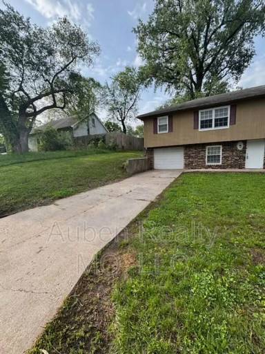 Main picture of 7209 Montana Ave