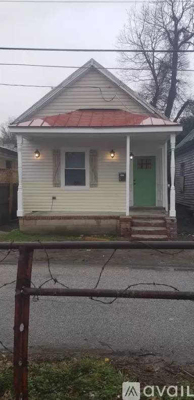 Main picture of 1126 Sharpes Ln