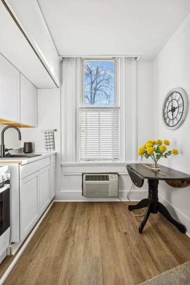 Main picture of 302 N Church St