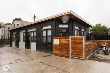Main picture of 3600 W Palmer St