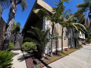 Main picture of 832 Redondo Ave