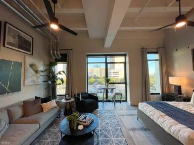Main picture of 1400 San Jacinto St