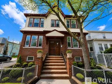 Main picture of 223 Munn Ave