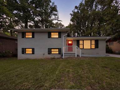 Main picture of 2652 Williamsburg Dr