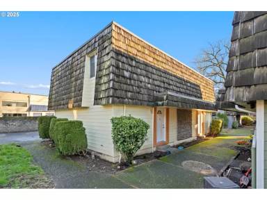 Main picture of 1903 W 31st St