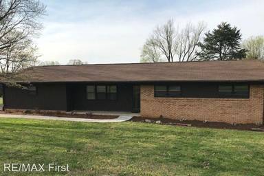 Main picture of 320 Arbor Dr