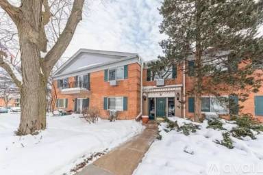 Main picture of 2419 S Goebbert Rd