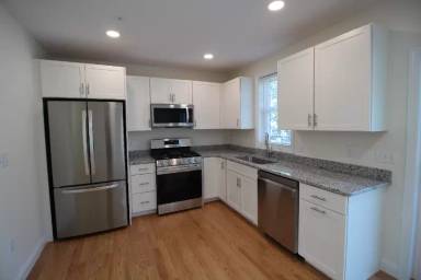 Main picture of 7 Gorham St
