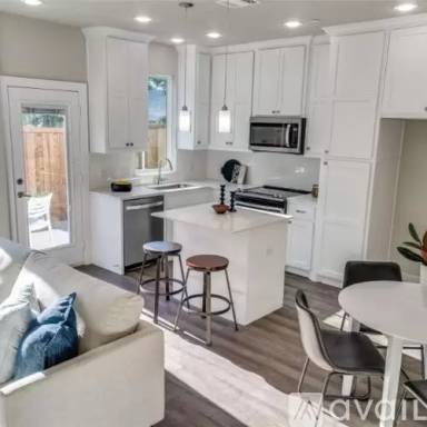 Main picture of 2116 Shea Rd