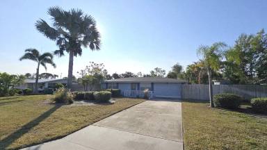 Main picture of 805 E 3rd St