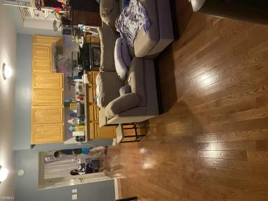 Main picture of 35 Bay 7th St