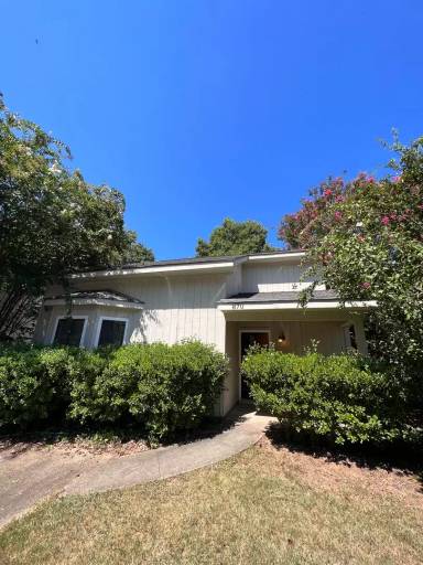 Main picture of 870 Hollins Rd