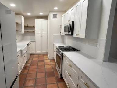 Main picture of 5532 E Spring St