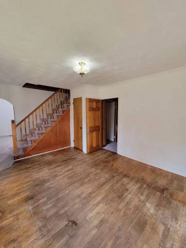 Main picture of 10290 Lewistown Rd