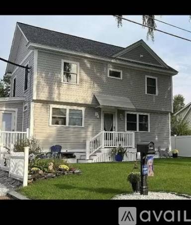 Main picture of 11 Bickford St