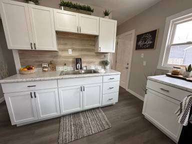 Main picture of 347 Grand Blvd