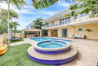 Main picture of 984 Shaw Dr