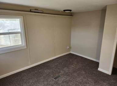 Main picture of 215 9th St SW