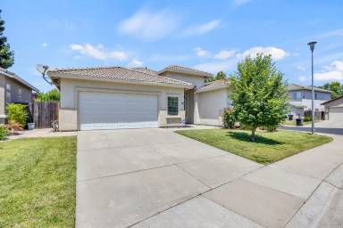 Main picture of 9258 Crystal Falls Way