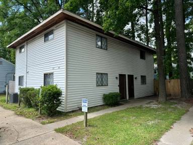 Main picture of 713 S Rosemont Rd