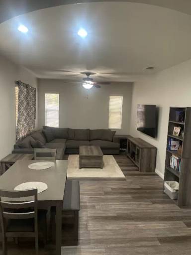 Main picture of 37394 Paseo Violeta