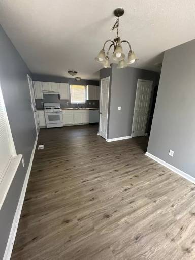 Main picture of 2250 E 69th St