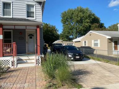 Main picture of 3708 Taylor St