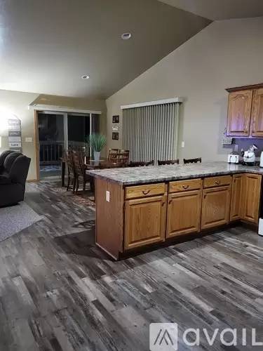 Main picture of 3645 Veterans Ave