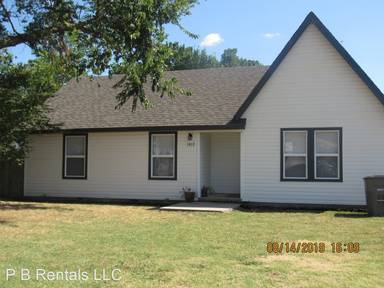 Main picture of 1412 NW Lake Ave