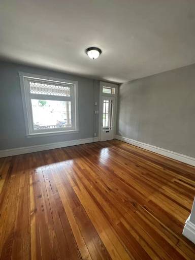 Main picture of 1730 Main St