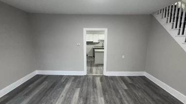 Main picture of 152 S 3rd St