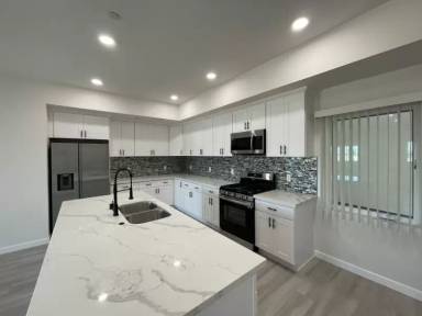Main picture of 2341 Ulric St