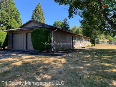 Main picture of 460 SE Vista Ave