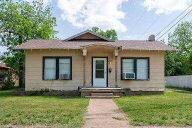 Main picture of 1833 S 8th St